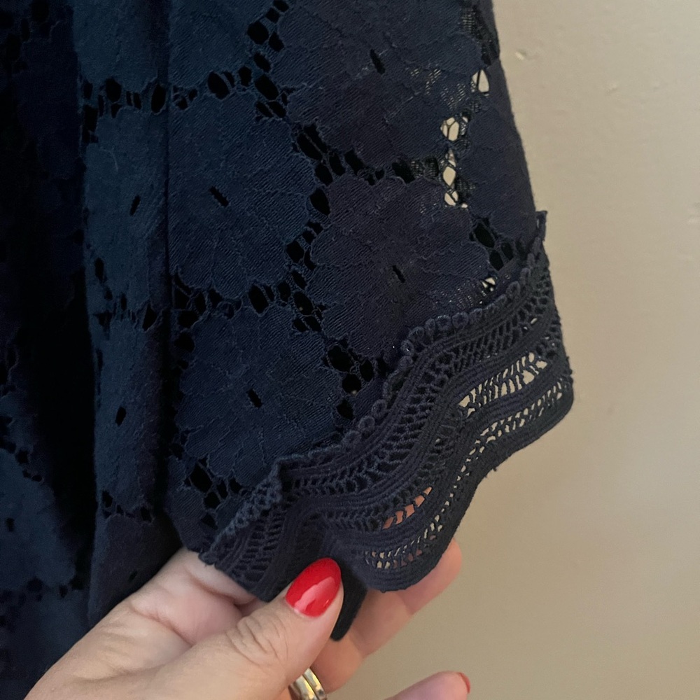 LOFT Navy Lace blouse ๐ - Picture 2 of 6